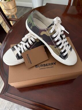 Burberry Camouflage Low-Top Sneakers - Green/Black/Tan
